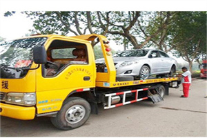 鼓楼附近24小时汽车拖车服务热线
