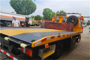 鼓楼附近拖车电话号码服务